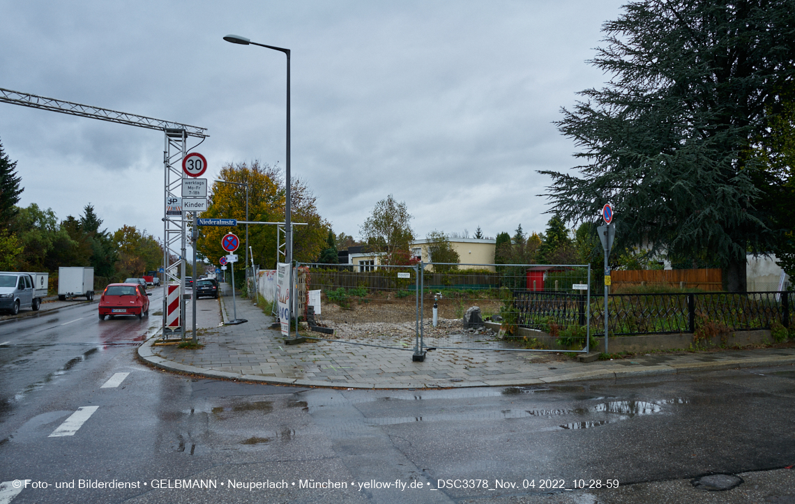 04.11.2022 - Baustelle an der Niederalmstraße 16 und Hugo-Lang-Bogen 13 in Neuperlach-Trudering